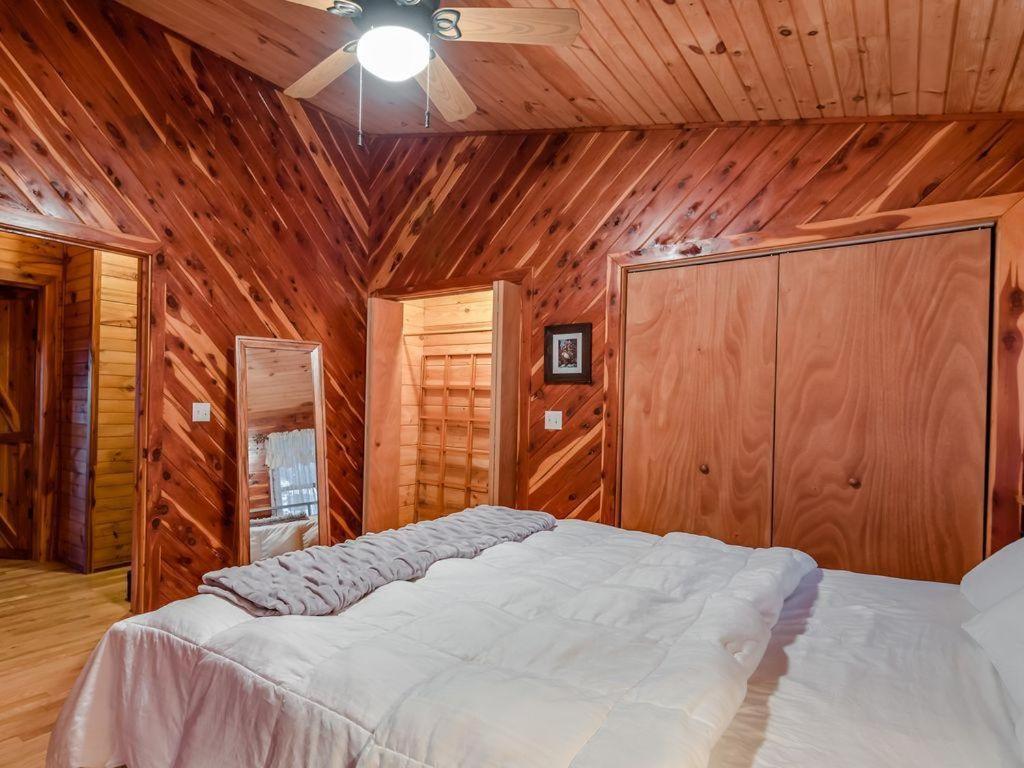 Fly Away Cabin- Modern, Serene, And Convenient Compton エクステリア 写真
