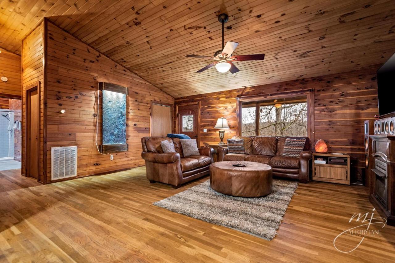 Fly Away Cabin- Modern, Serene, And Convenient Compton エクステリア 写真