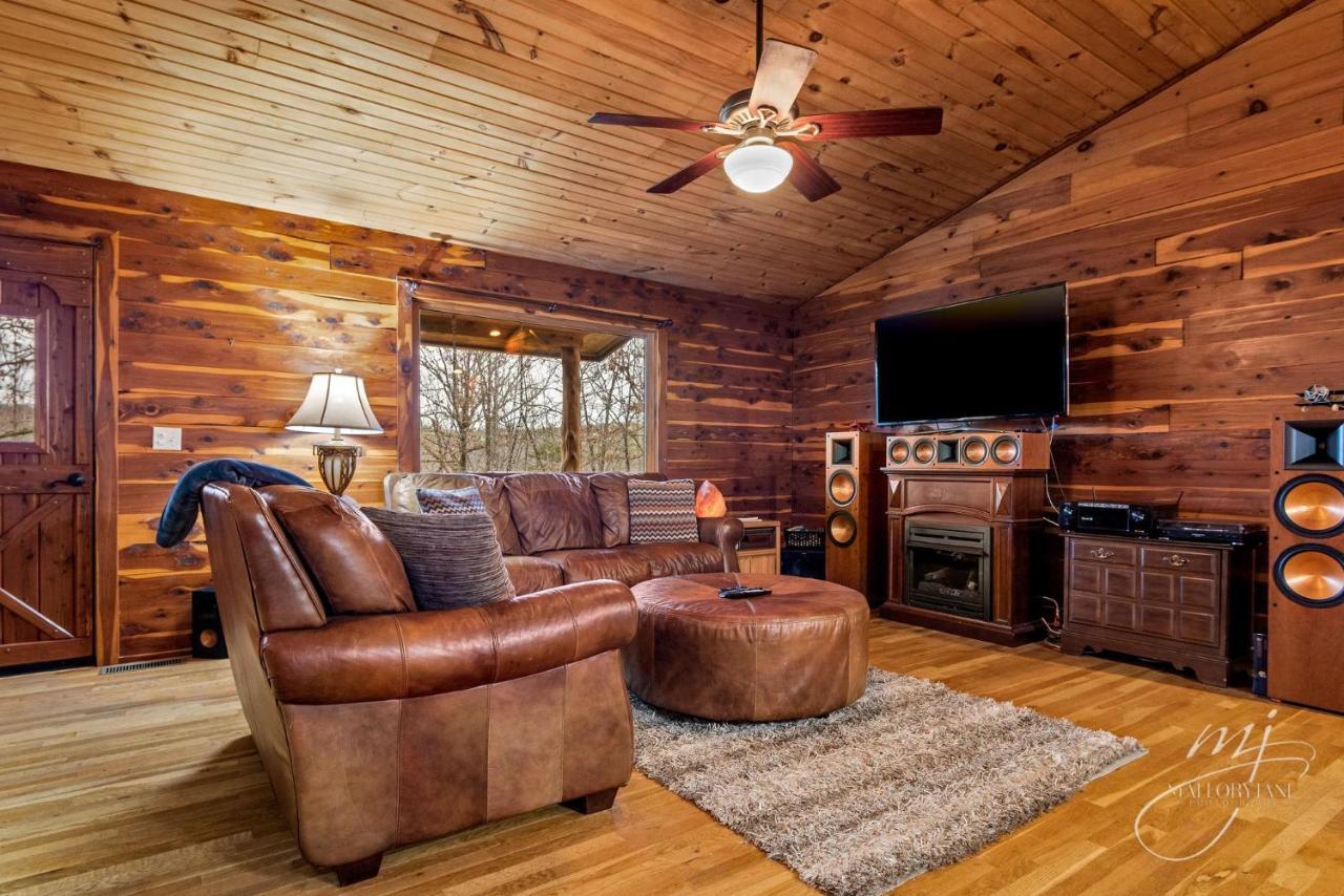 Fly Away Cabin- Modern, Serene, And Convenient Compton エクステリア 写真